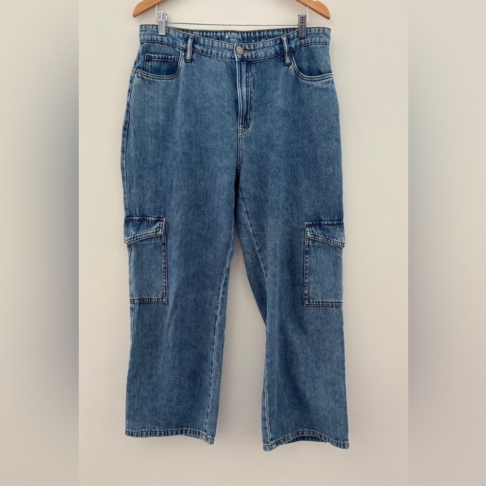R Jeans Women's Size 32 Petite Straight Leg Cargo Casual Relaxed Fit Medium Wash